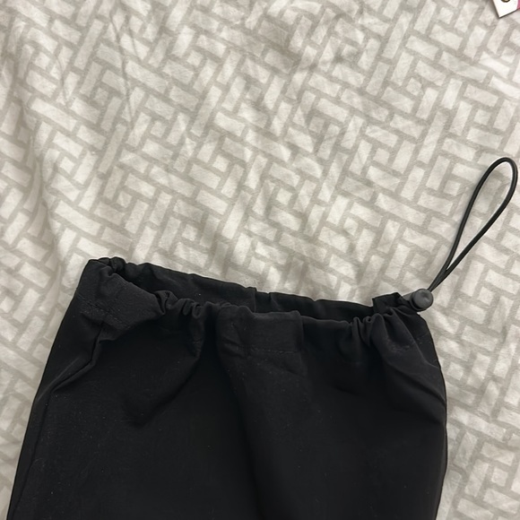 Black High-Waist Cargo parachute joggers with drawstring cuffs - Picture 6 of 9